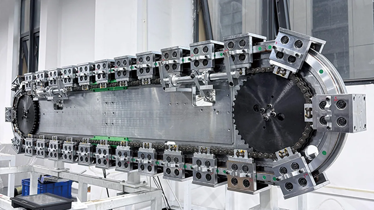 Customized circular guide rail conveyor system for fan cooling component assembly line